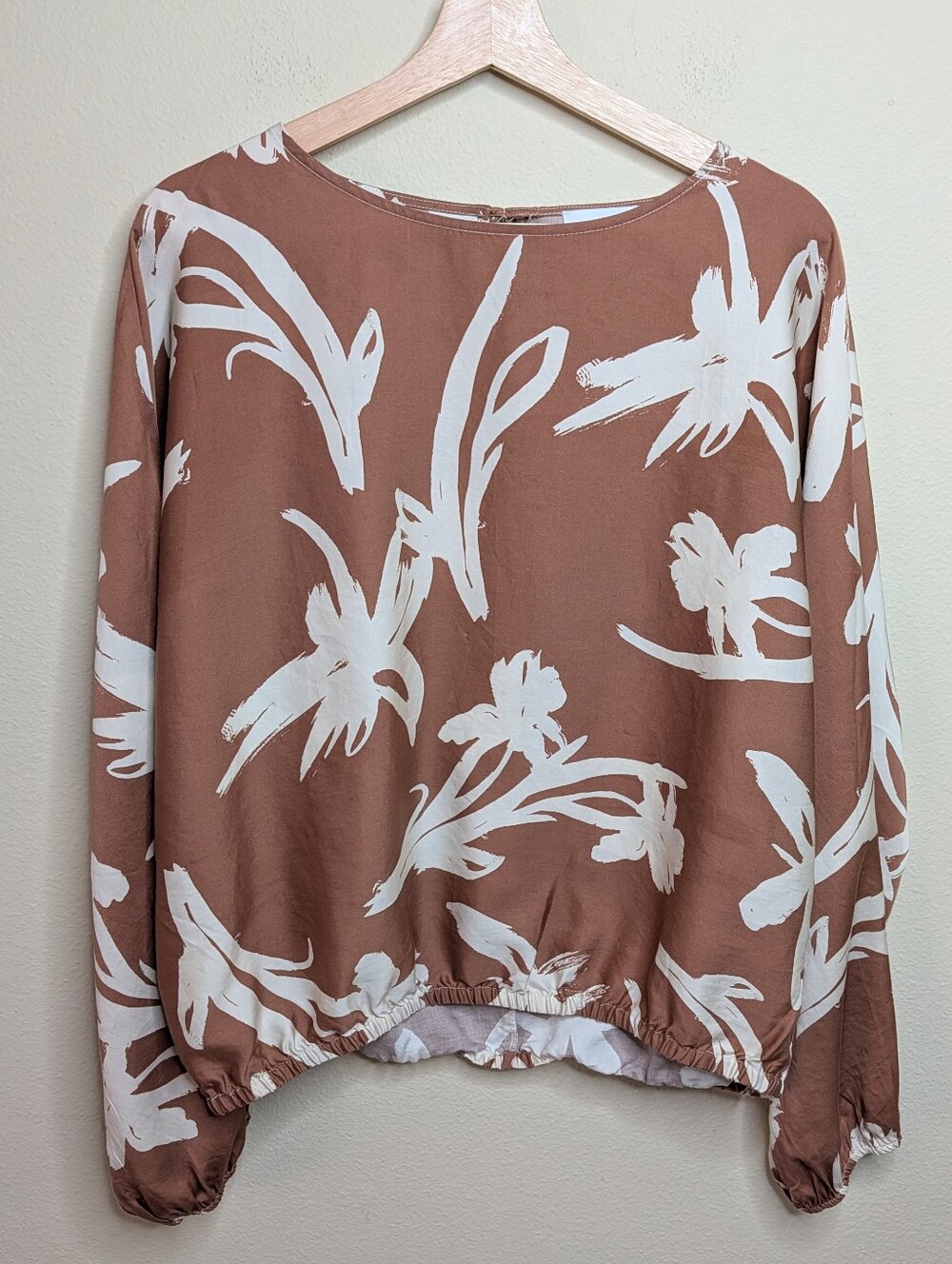 Evereve L Lyocell Floral Blouse Terracotta White Dolman Sleeve Elasticized Hem